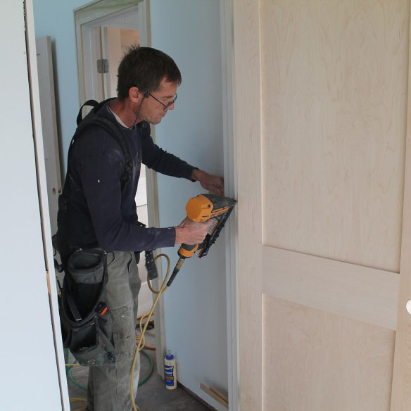 Hanging Wooden Wooden Doors Before Drywall？